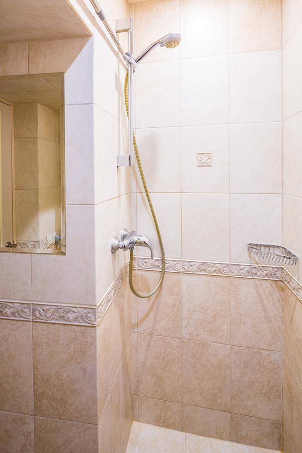 Apartment Krakivska 15 Lviv Eksteriør bilde